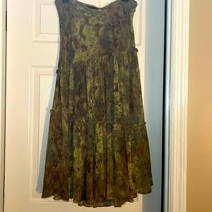 Bandolino Green Ruffled Style Maxi Skirt